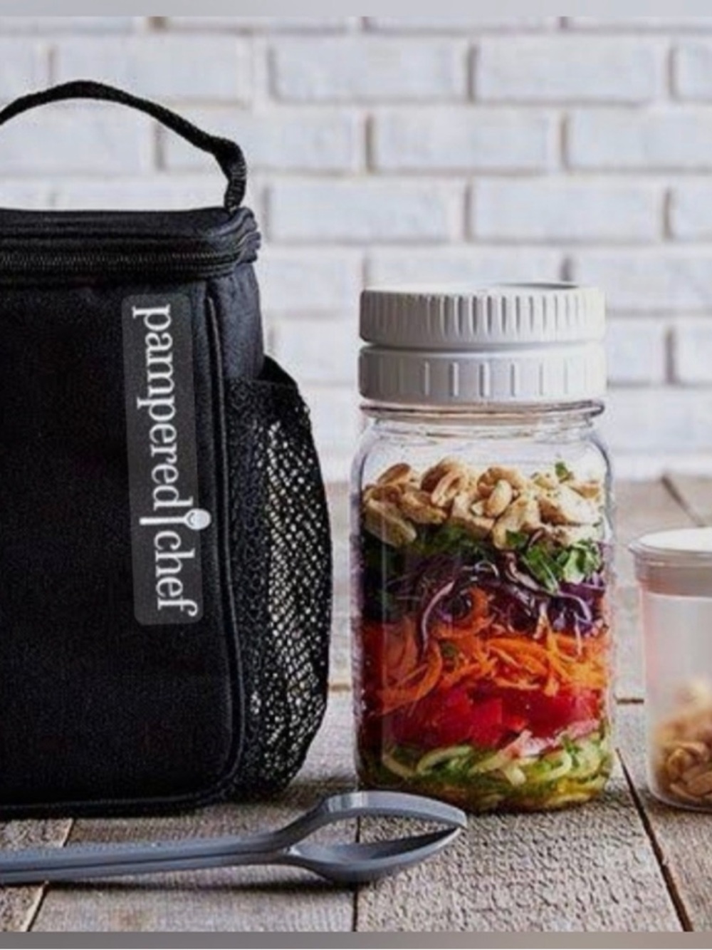 Pampered Chef Black Insulated Lunch Tote with Mesh Pocket